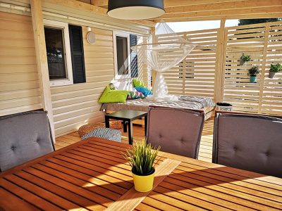 lanterna-premium-camping-resort-mobile-home-west-coast-terrace-3