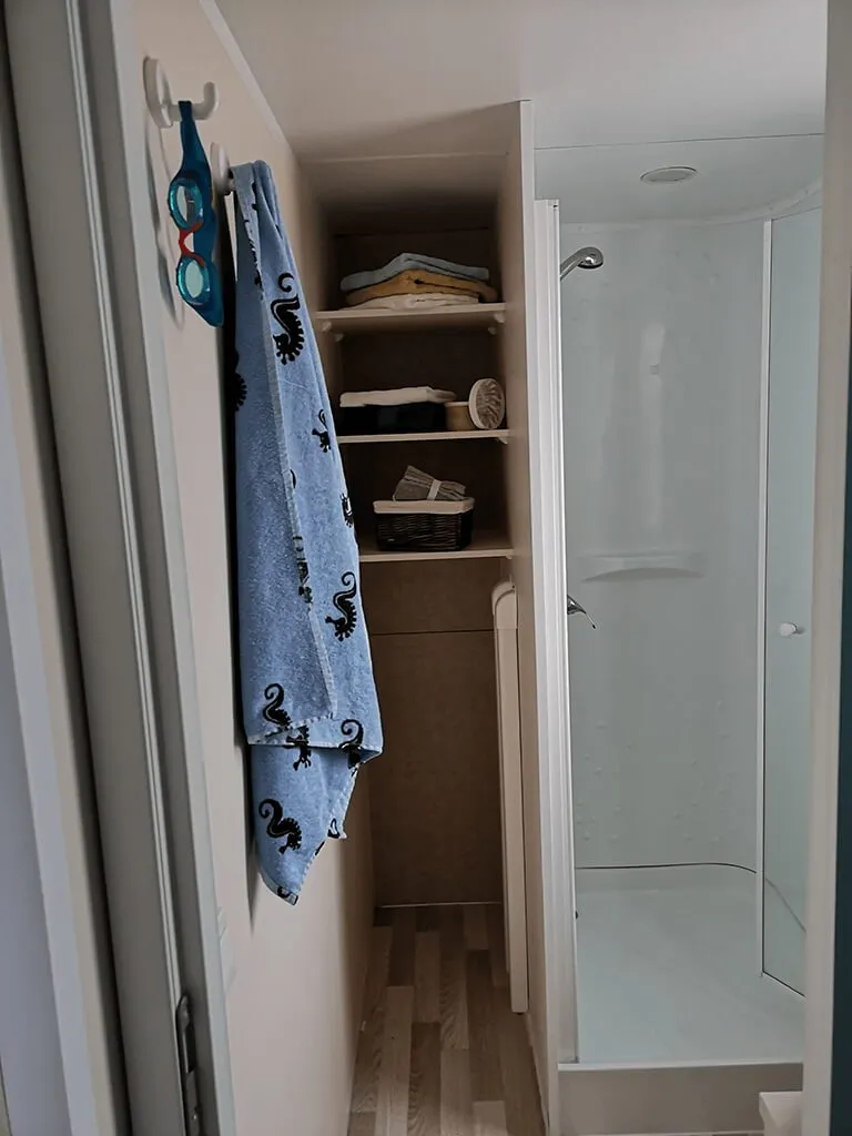 lanterna-premium-camping-resort-west-coast-mobile-homes-interior-i-2