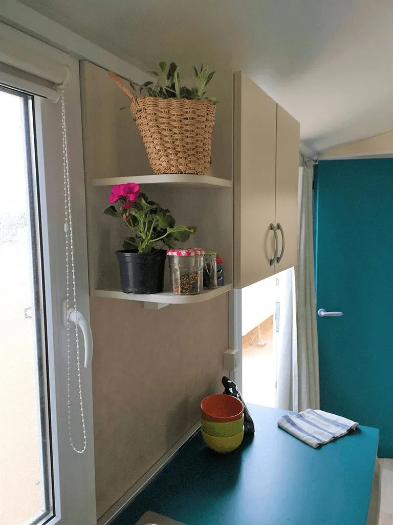 lanterna-premium-camping-resort-west-coast-mobile-homes-interior-iv