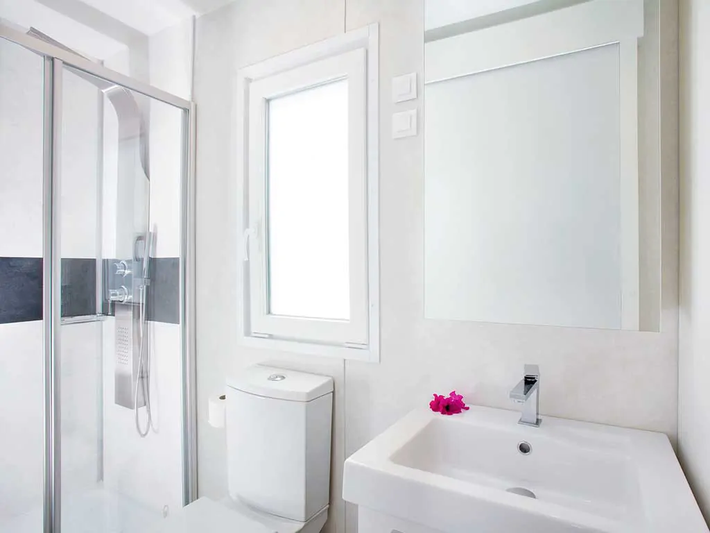 marina-camping-resort-premium-camping-home-bathroom-2