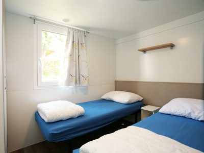 mobile-home-oliva-bedroom-single-beds