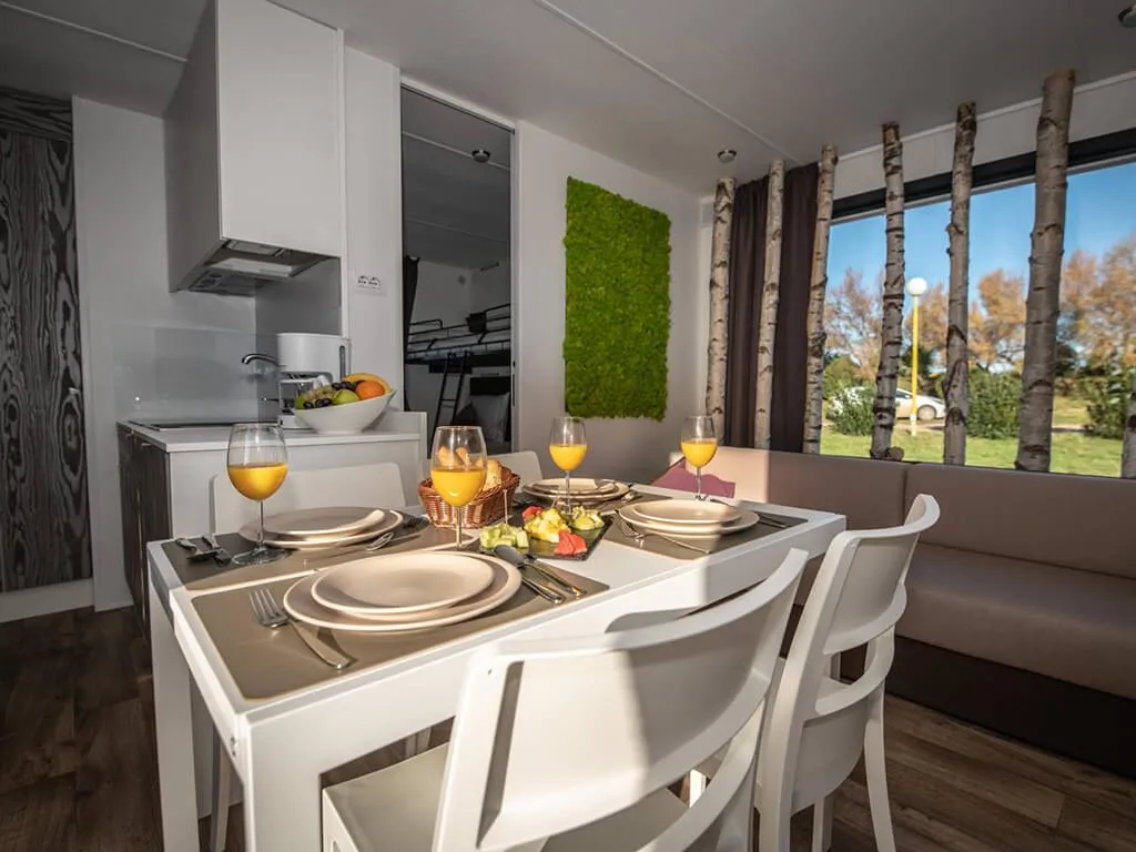 arena-campsite-kazela-camping-home-green-interior-iii