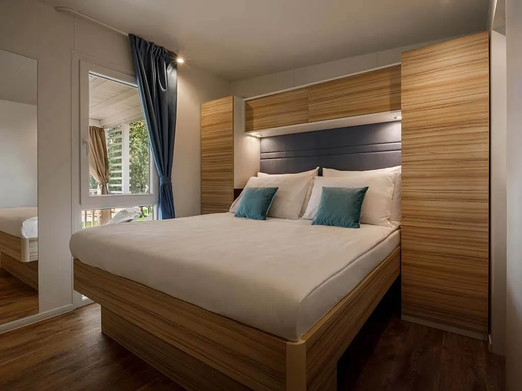 camping-amarin-mobile-home-family-bedroom-2