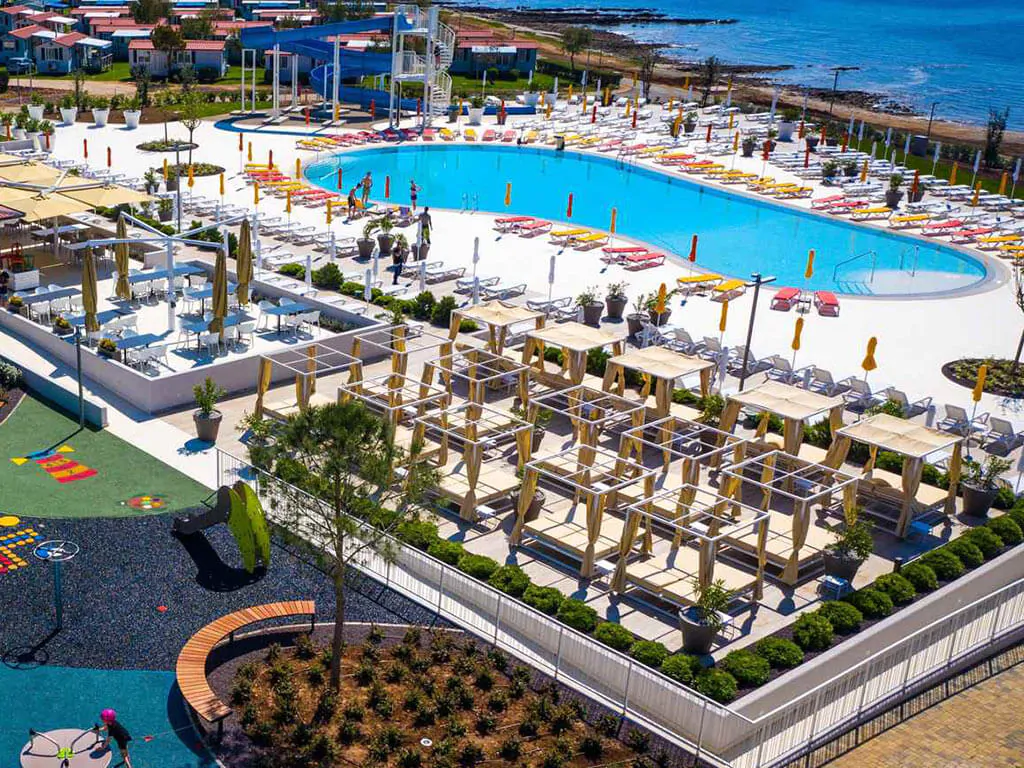camping-arena-grand-kazela-pool