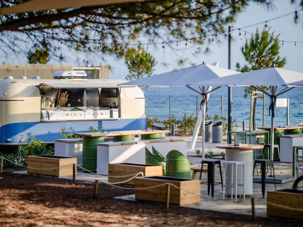 campsite-amarin-bar-view