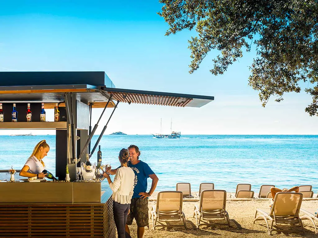 campsite-amarin-beach-bar-ii