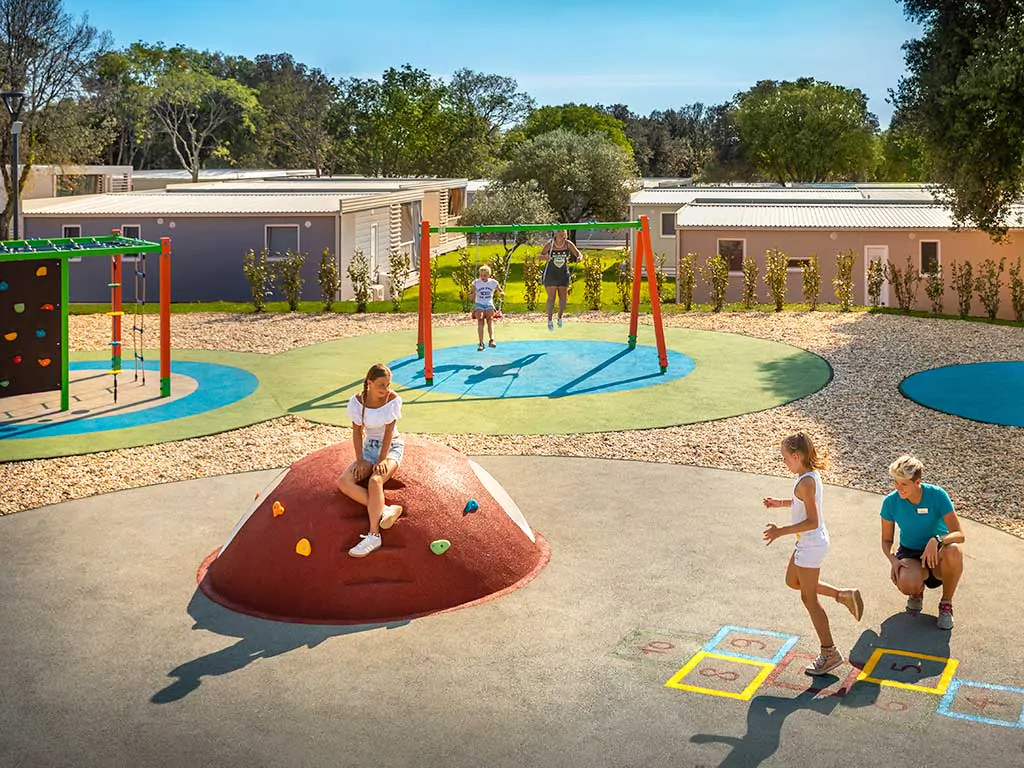 campsite-amarin-children-playground