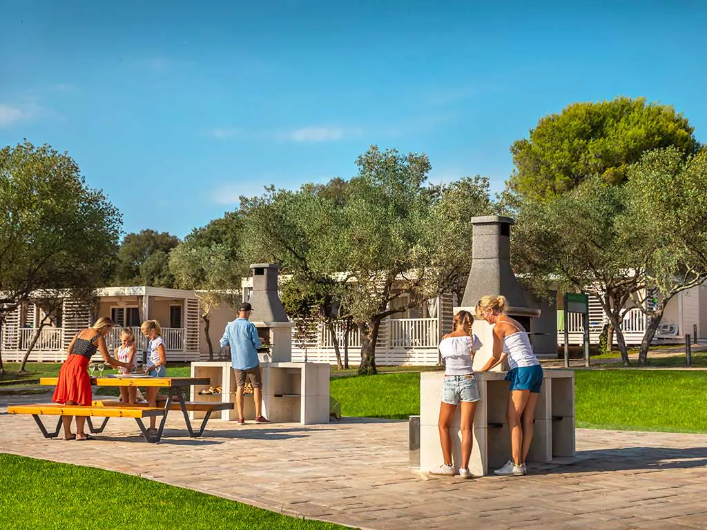 campsite-amarin-grill-zone