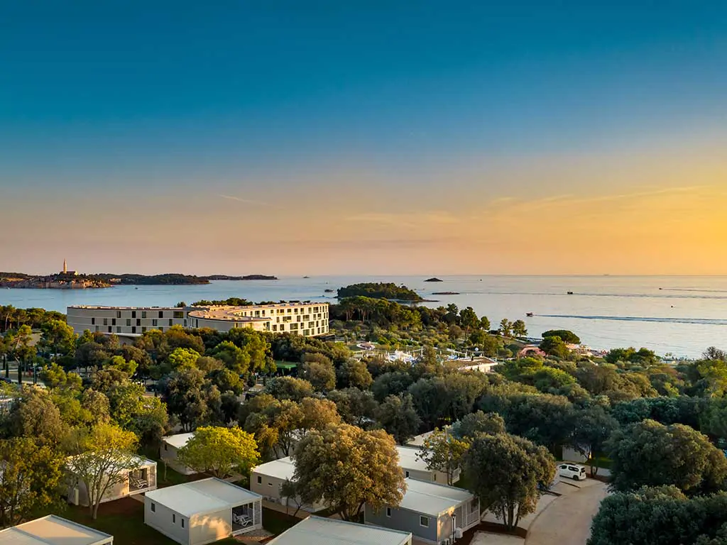 campsite-amarin-pool-air-view