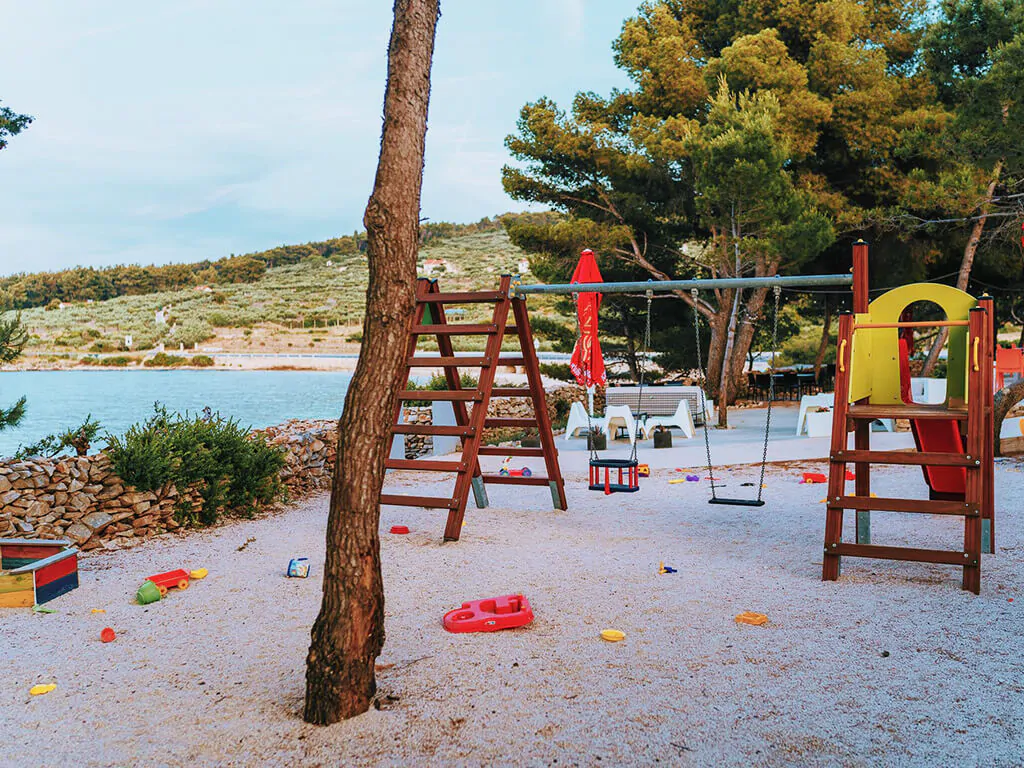 campsite-bunja-kids-playground-sea-view