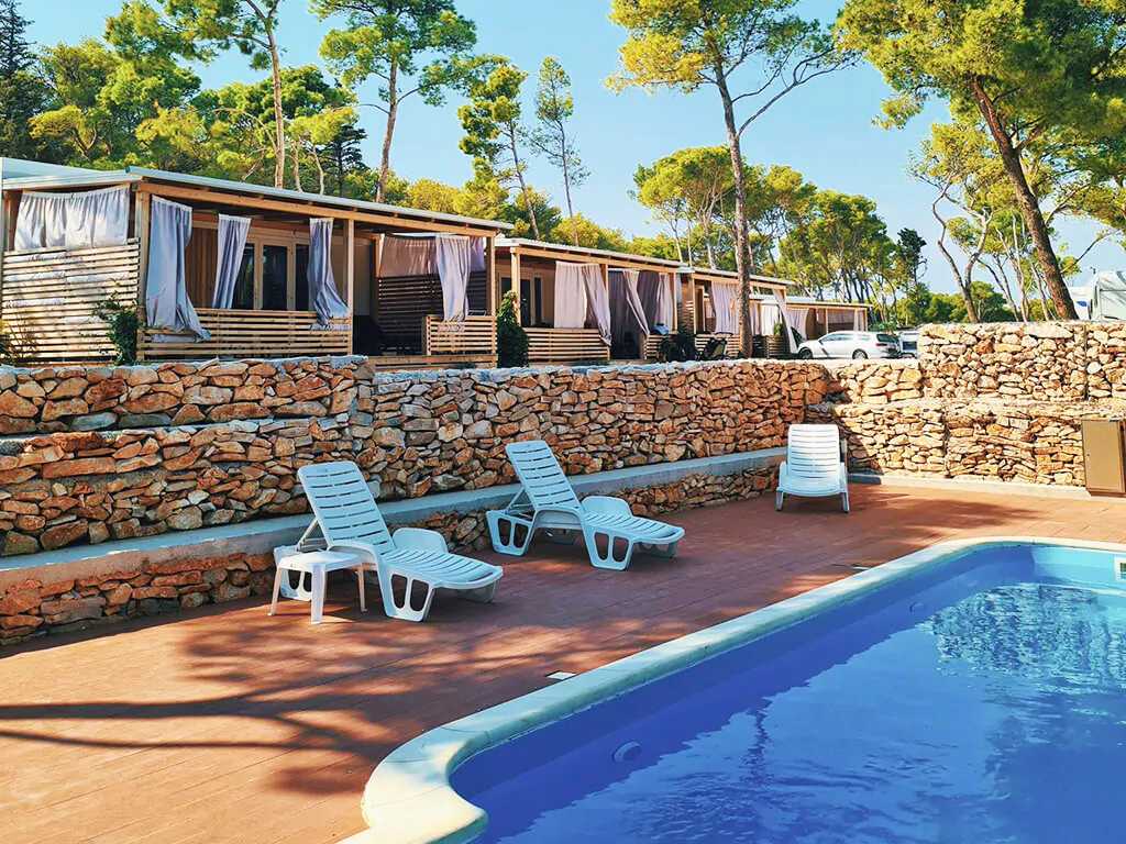 campsite-bunja-mobile-home-pool-3