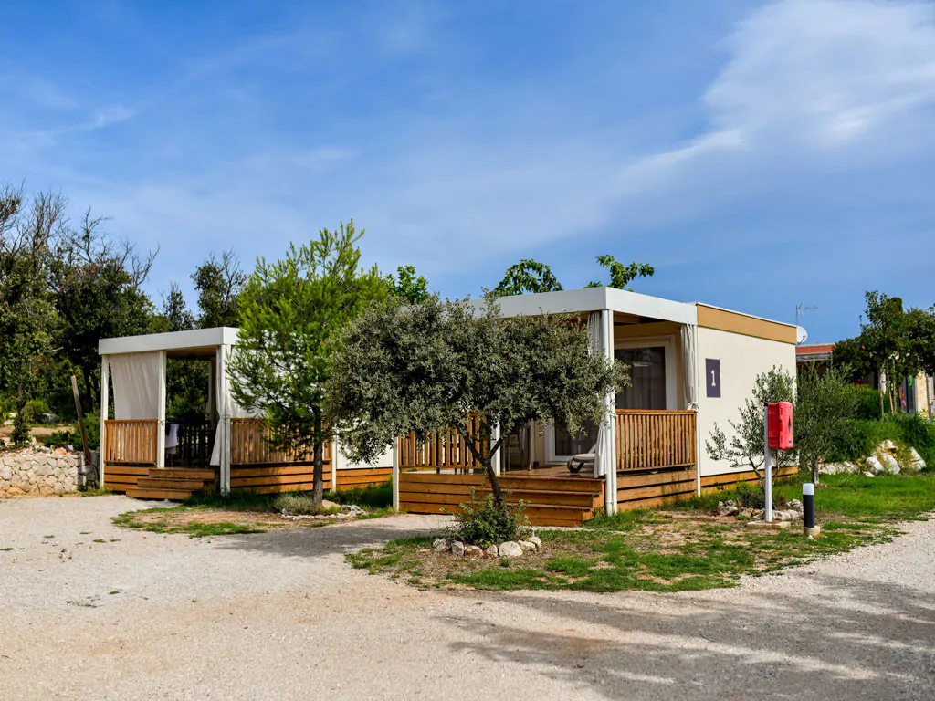 campsite-ugljan-mobile-home-studio-premium-exterior-mobile-home