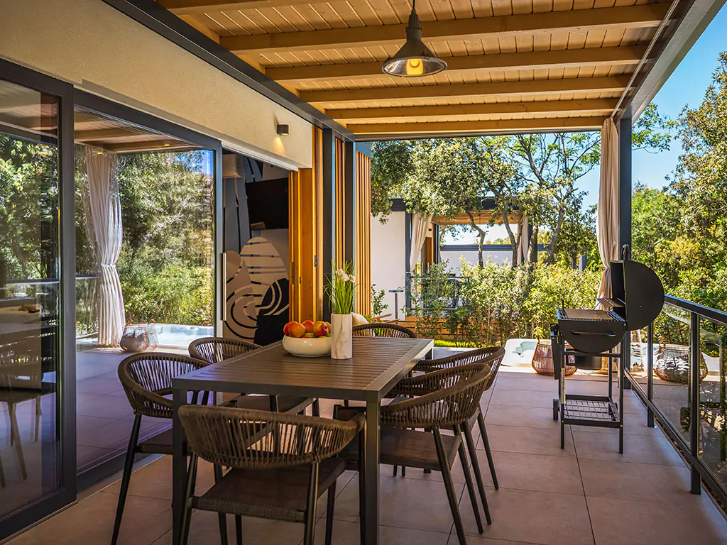 istra-premium-camping-resort-mobile-home-sunset-premium-villa-jacuzzi-terrace