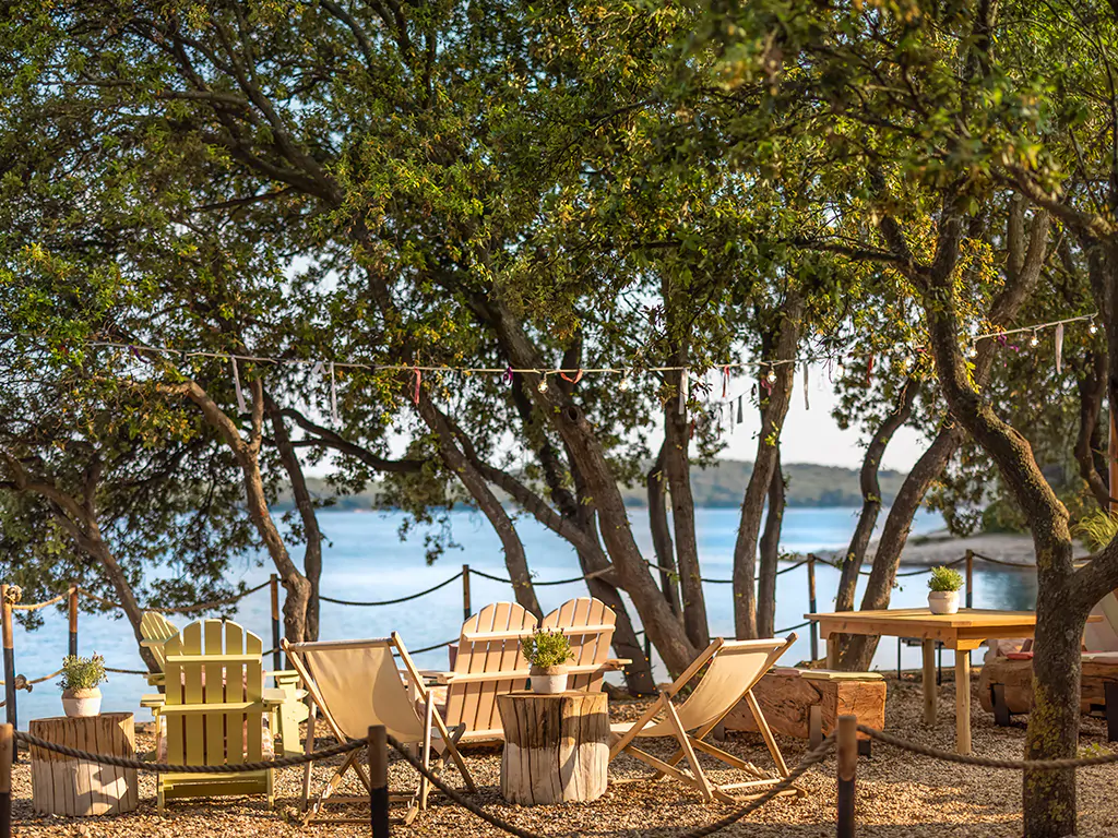 koversada-uncovered-naturist-bar-on-the-beach-i