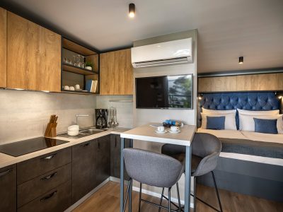 lanterna_premium_camping_resort_punto_blu_premium_village_bedroom_interior