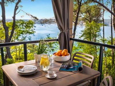 lanterna_premium_camping_resort_punto_blu_premium_village_seaview_breakfast_terrace_view