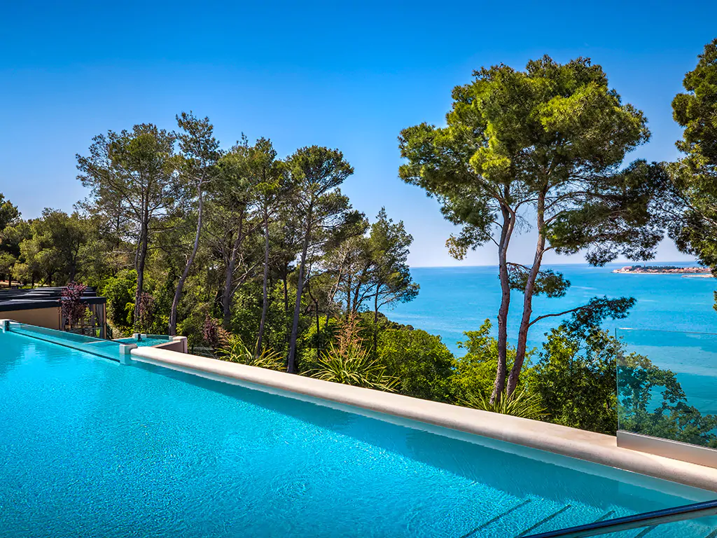 lanterna_premium_camping_resort_punto_blu_premium_village_seaview_panorama_infinity_pool