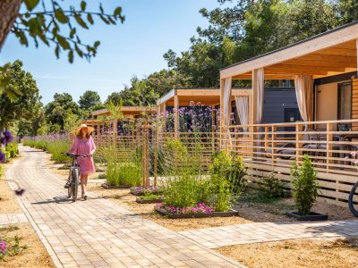 mobile-home-central-village-superior-exterior-front-view-iii-2