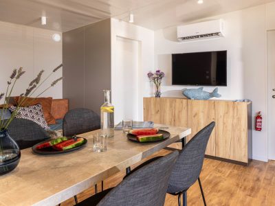 mobile-home-surf-beach-village-interior-living-room-ii-2