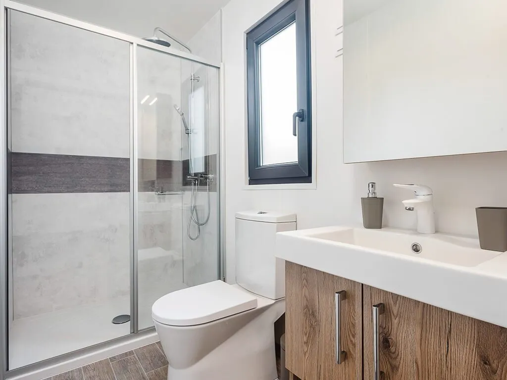 boutique-camping-santa-marina-premium-relax-mobile-homes-bathroom-2