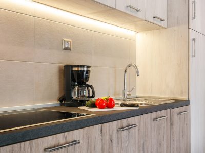 boutique-camping-santa-marina-premium-relax-mobile-homes-kitchen