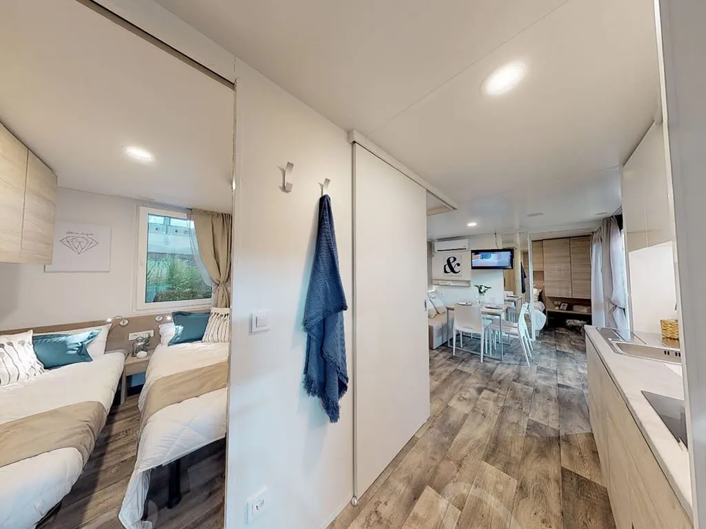 camping-belvedere-vranjica-mobile-home-family-3-interior-5