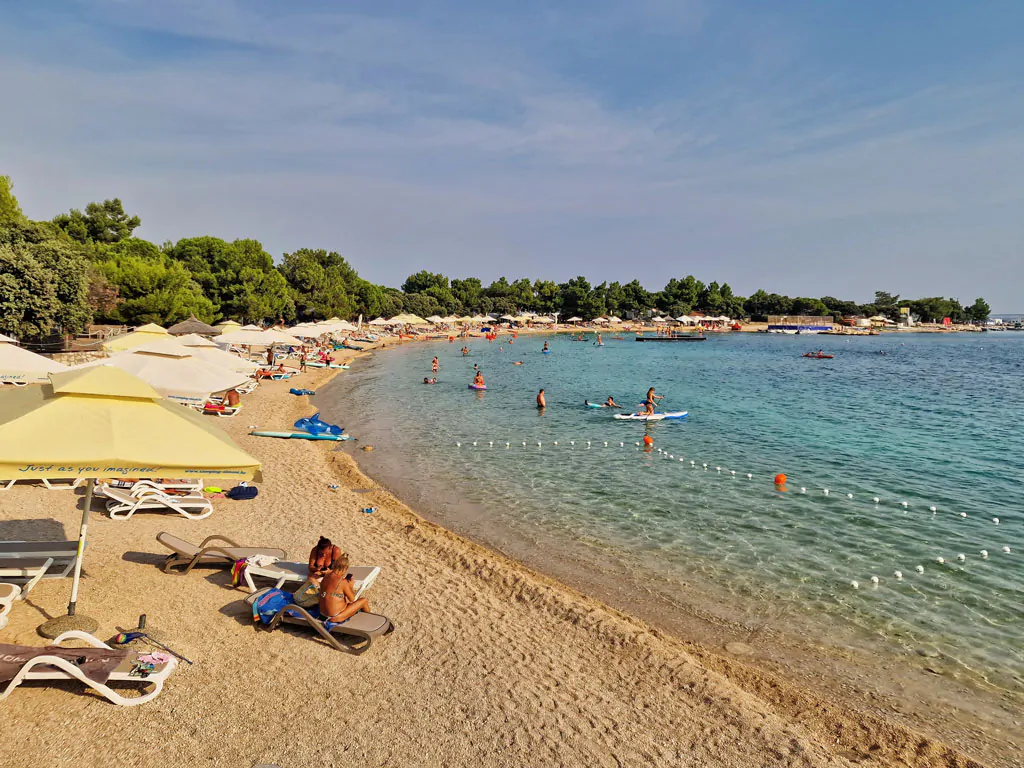 camping-simuni-beach-and-sea