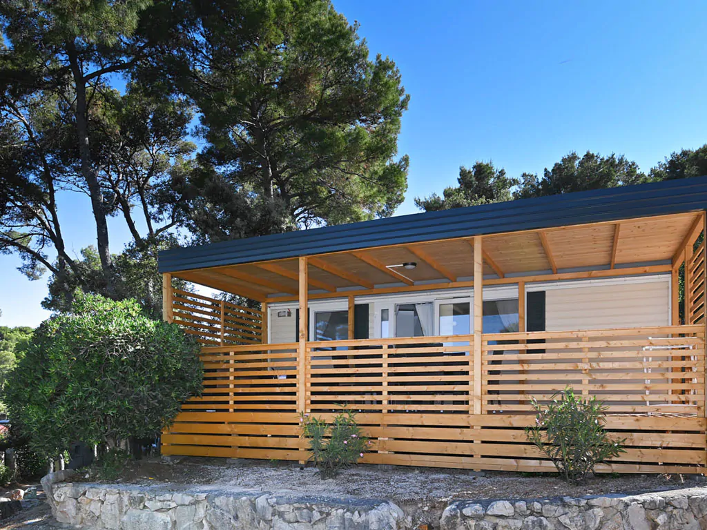 campsite-park-soline-mobile-home-comfort-plus-exterior-mobile-home-terrace