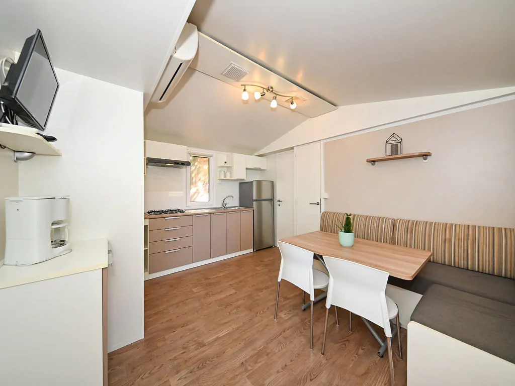 campsite-park-soline-mobile-home-comfort-plus-interior-living-room