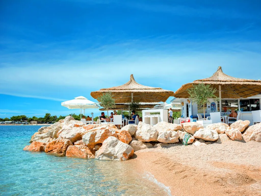 campsite-simuni-beach-bar-lasko-by-the-beach