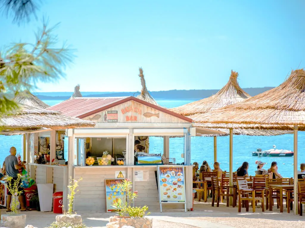 campsite-simuni-beach-bar-one