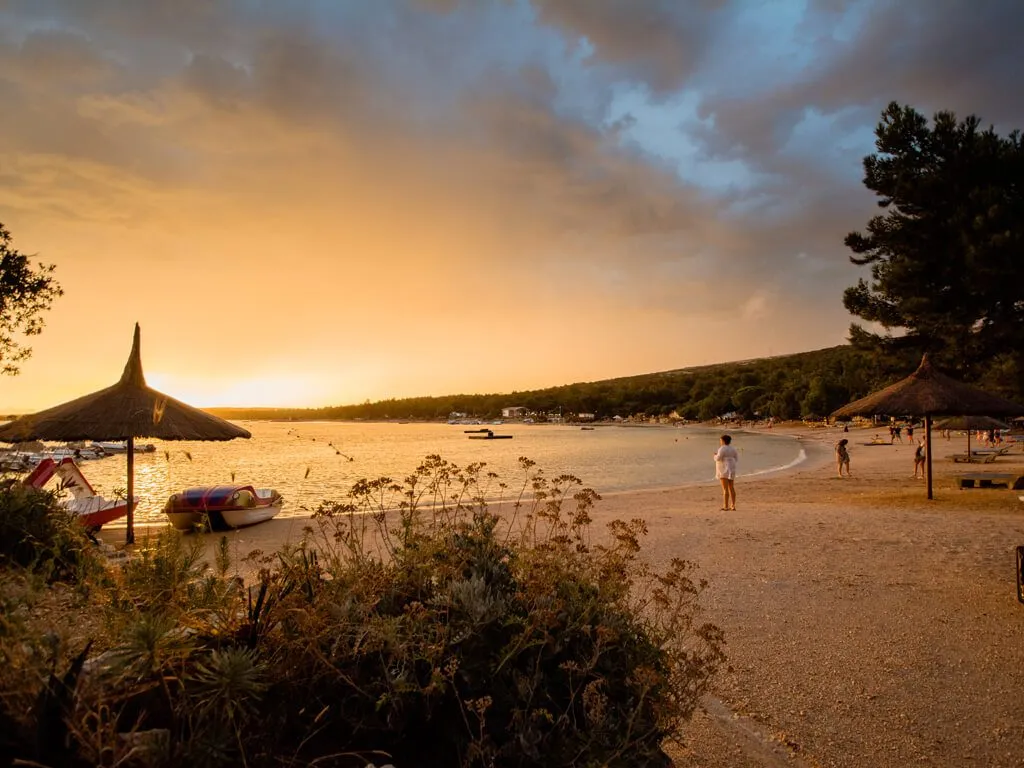 campsite-simuni-beach-sunset