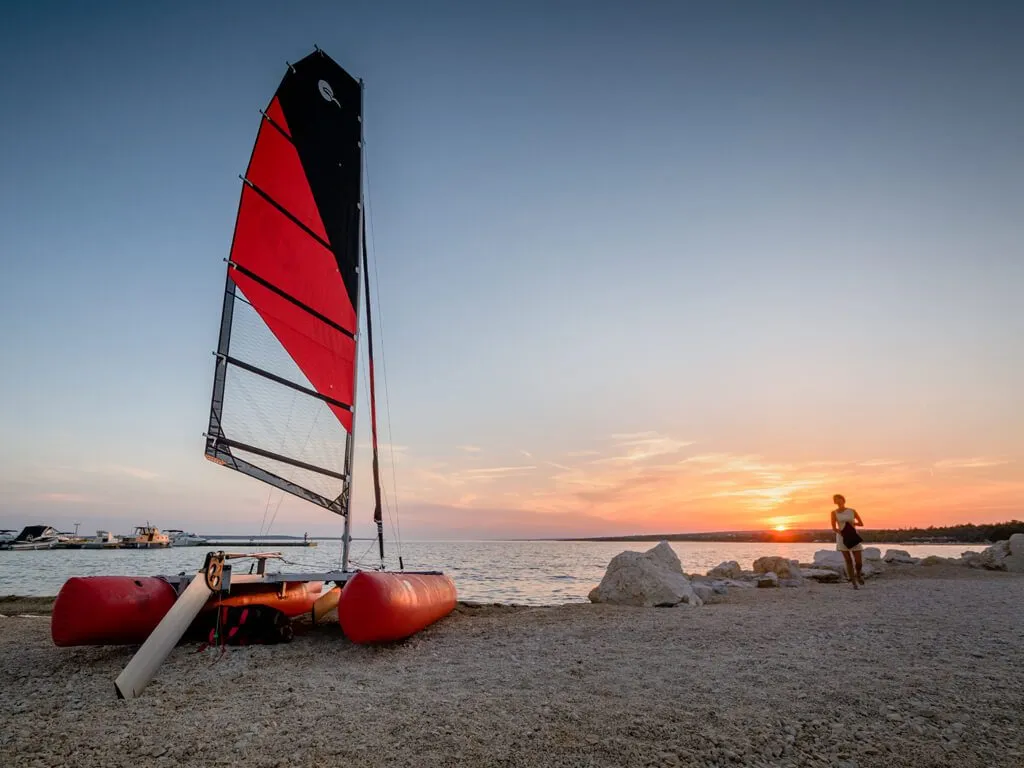 campsite-simuni-rent-a-sailing-boat-catamaran