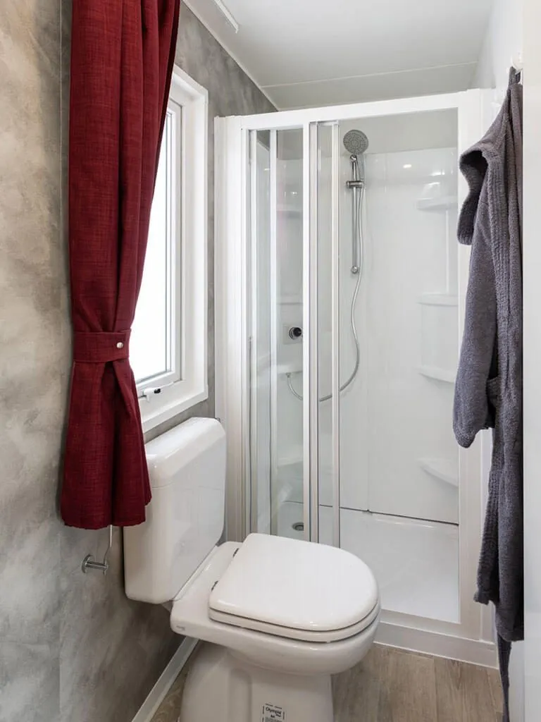 camping-bivillage-mobile-home-supina-bathroom-2