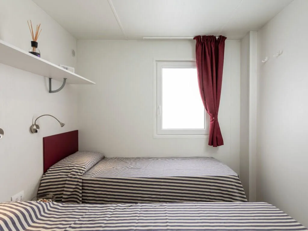 camping-bivillage-mobile-home-supina-children-bedroom