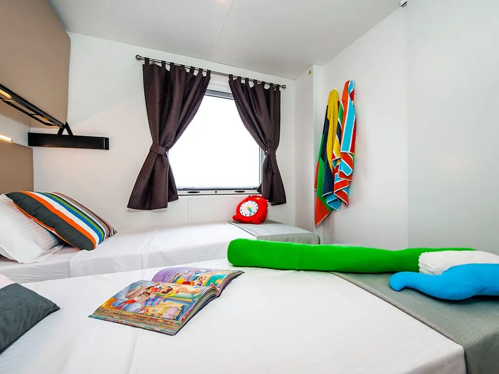 camping-bivillage-mobile-home-supina-family-children-bedroom-7