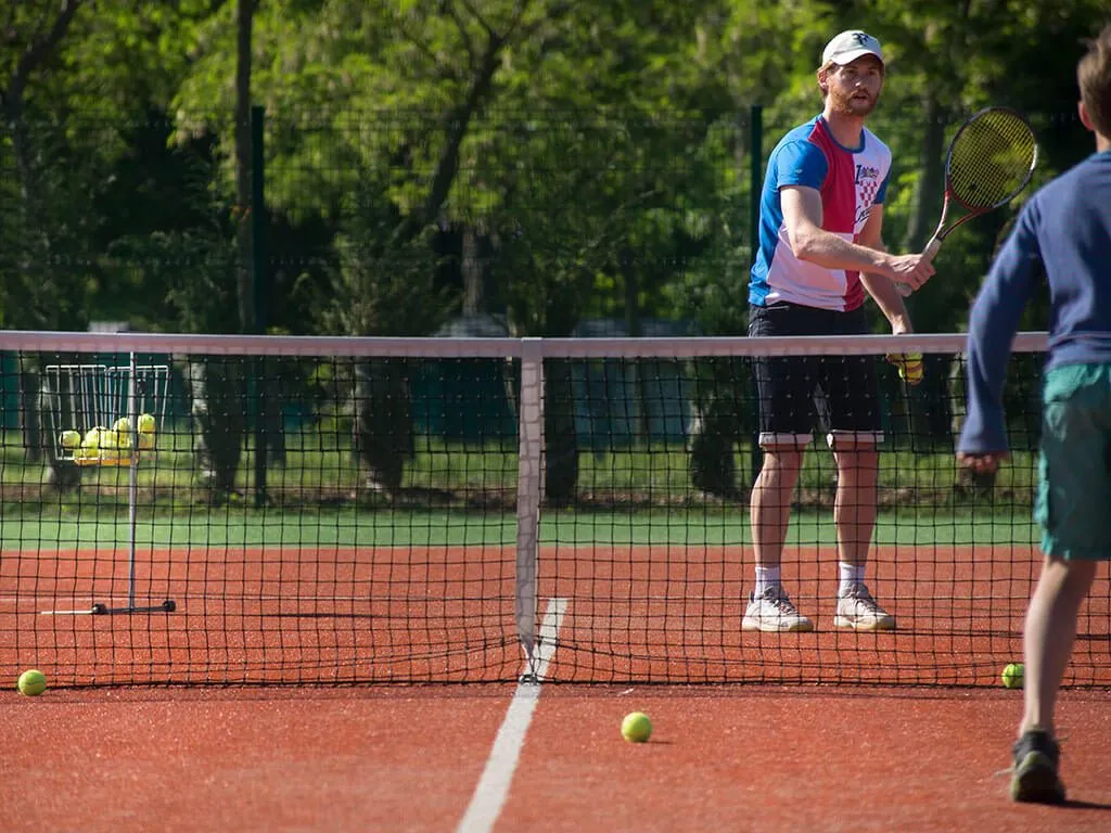 camping-bivillage-tennis