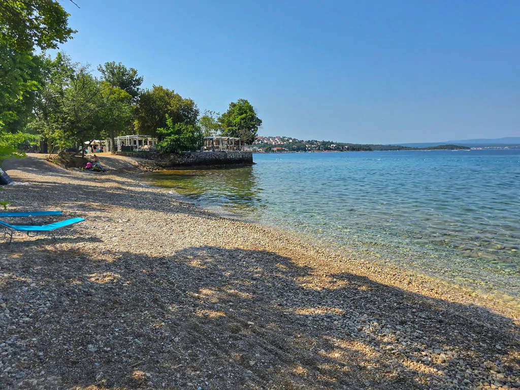 aminess-style-camping-atea-resort-beach-swimming-area