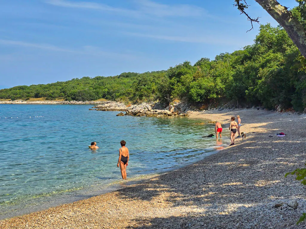 aminess-style-camping-atea-resort-swimming-area