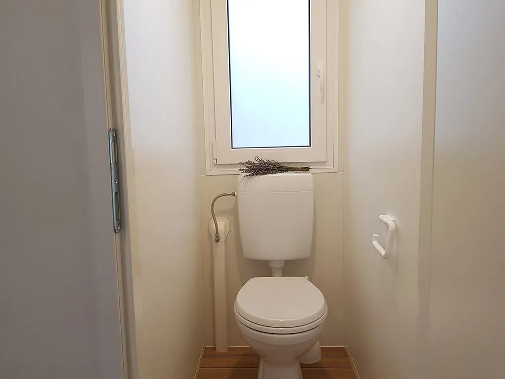 camping-bijela-uvala-mobile-homes-comfort-toilet