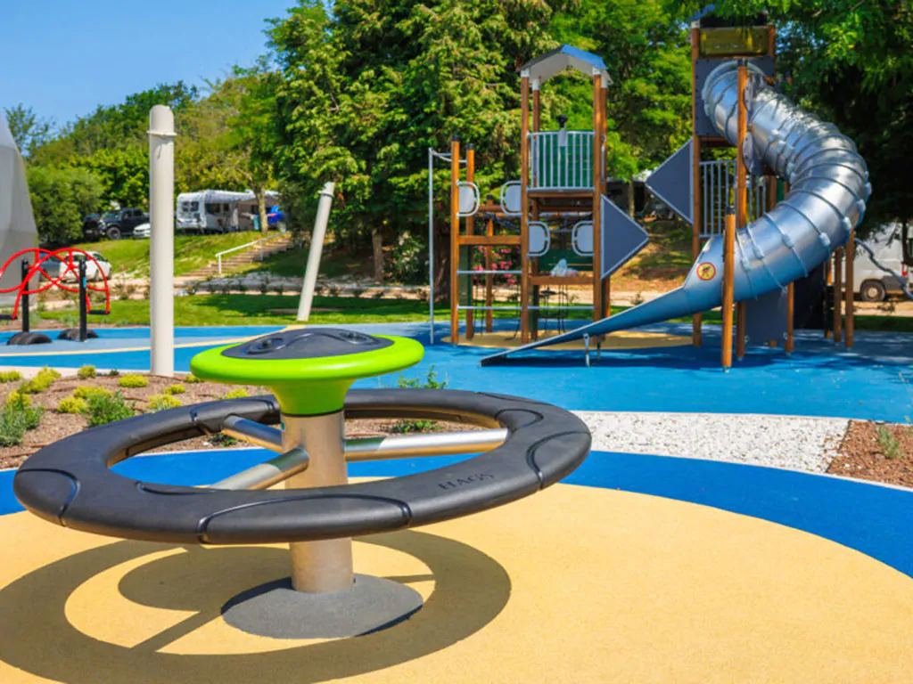camping-bijela-uvala-playground