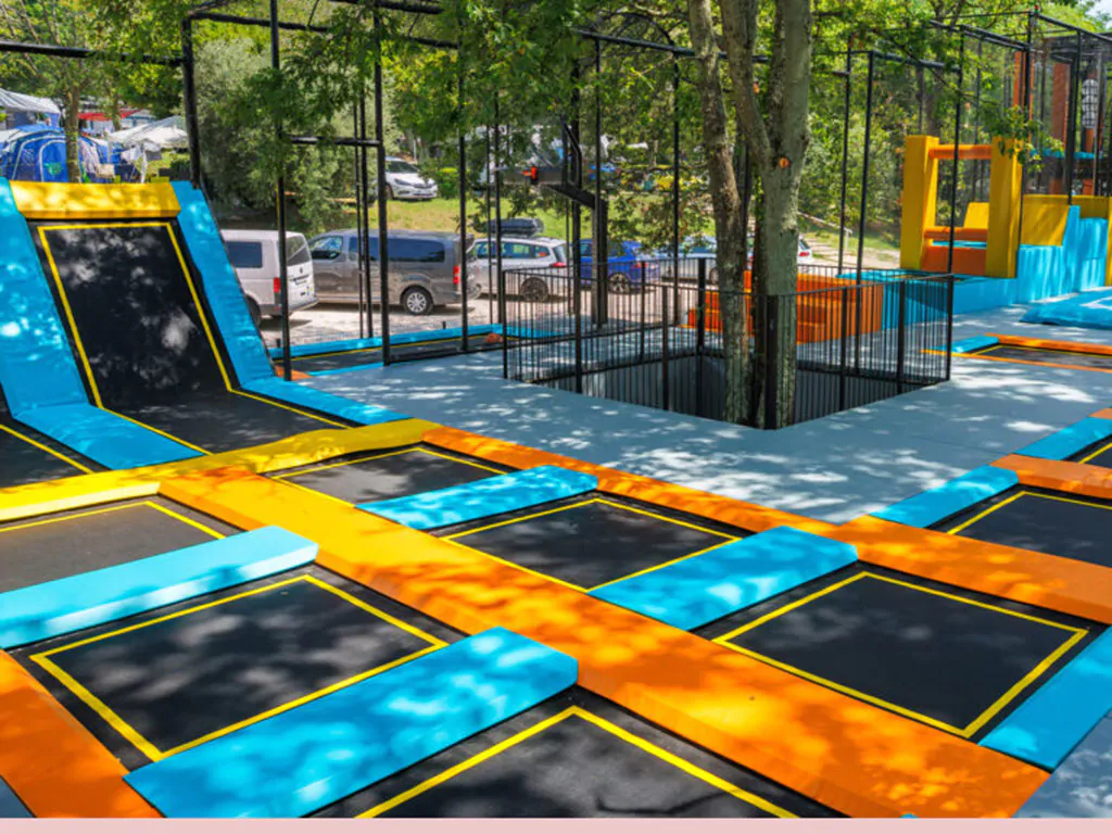camping-bijela-uvala-trampoline