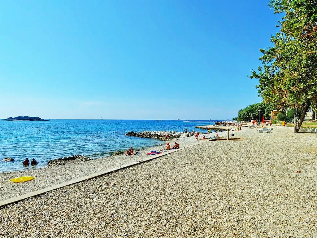 camping-zelena-laguna-beach-ii