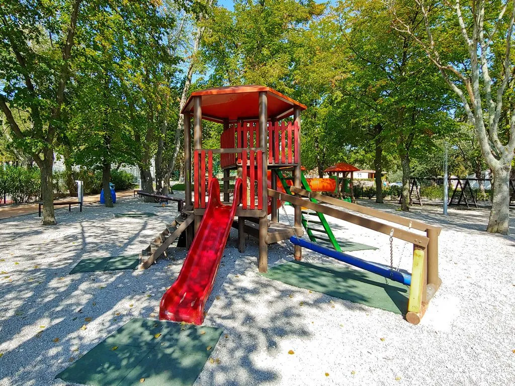 camping-zelena-laguna-children-playground