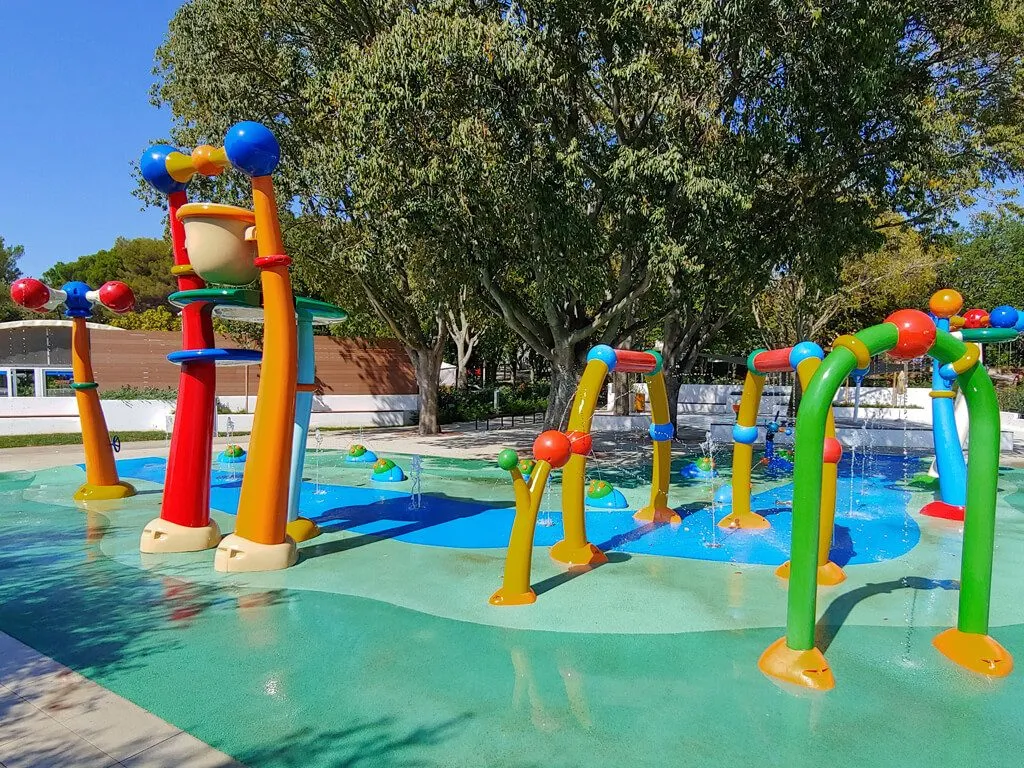 camping-zelena-laguna-children-spray-park