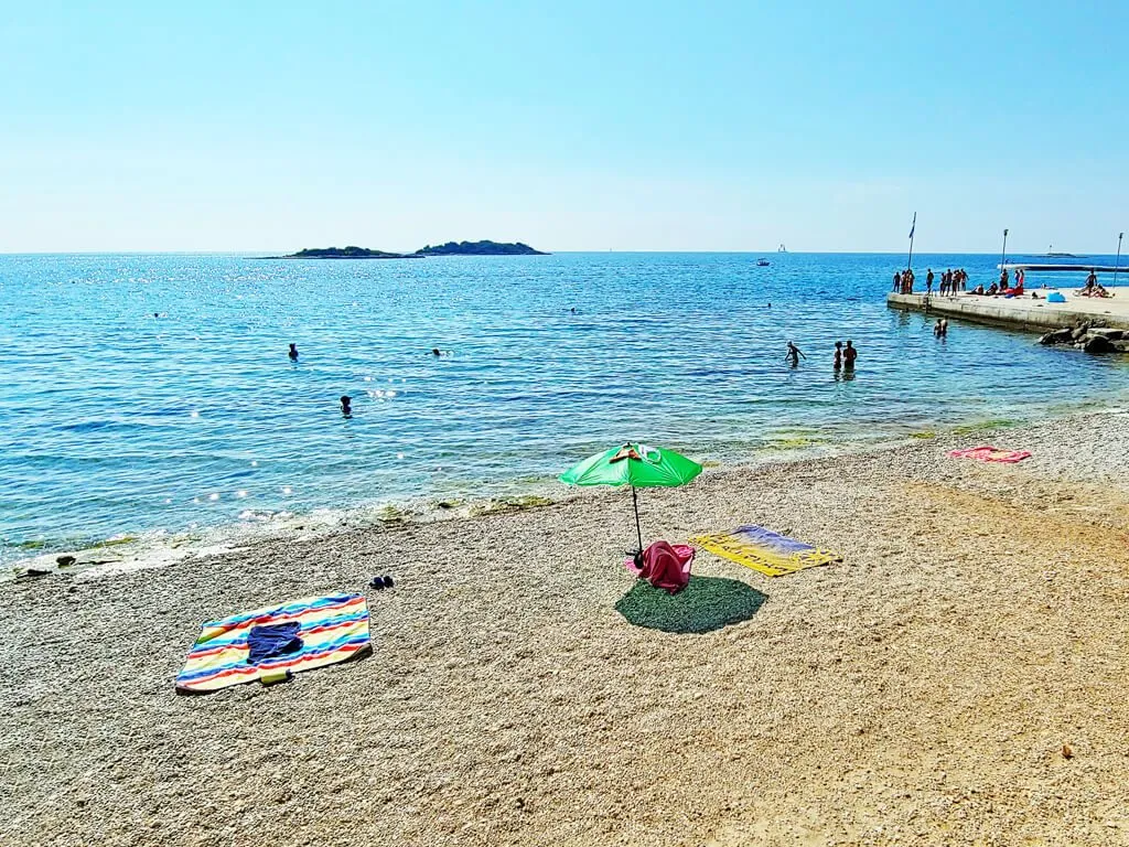 camping-zelena-laguna-pebble-beach