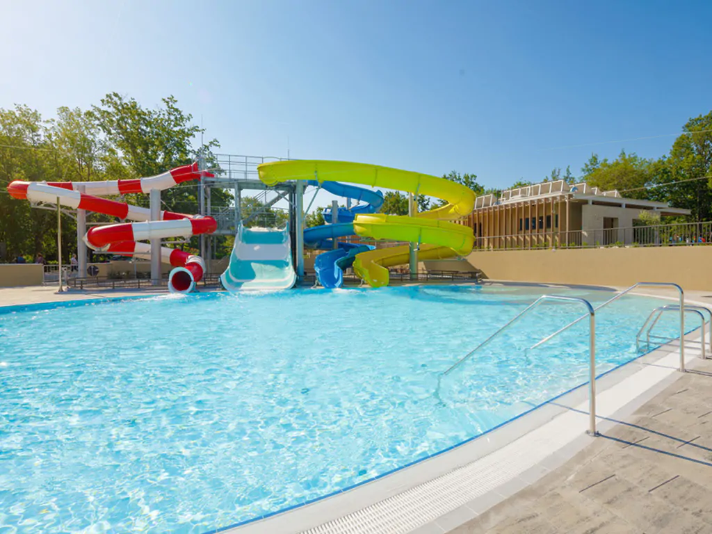 campsite-bijela-uvala-outdoor-pool-slides-i
