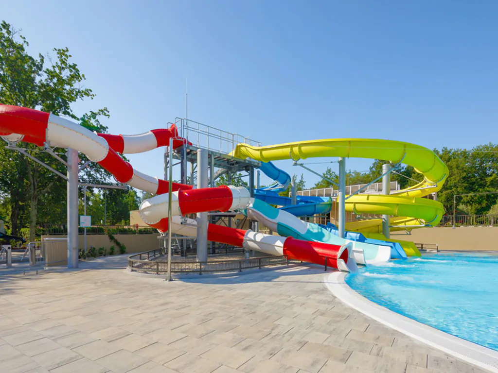 campsite-bijela-uvala-outdoor-pool-slides