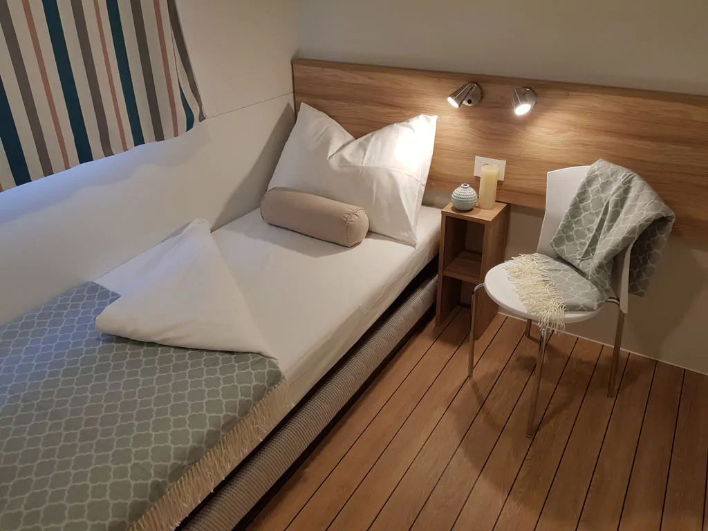 mobile-home-comfort-interior-single-bed-2
