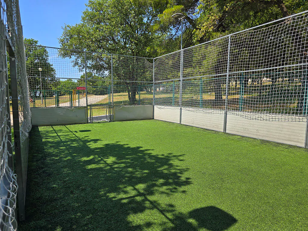 zelena-laguna-campsites-exterier-football-field